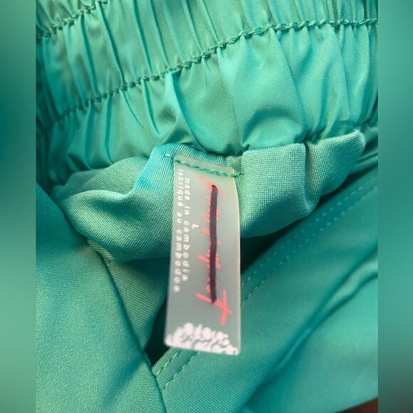 NWT  Free People Movement - Sport Green Get Your Flirt On Shortsie Large - Picture 7 of 11